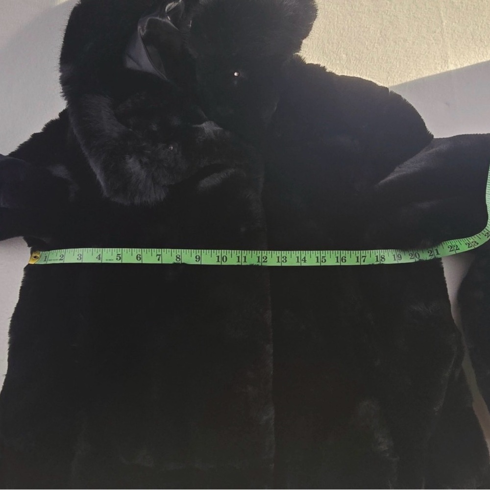 Gallery New York NWT Black Faux Fur Hooded Coat Style GF21361M
Women's Medium - Picture 15 of 16
